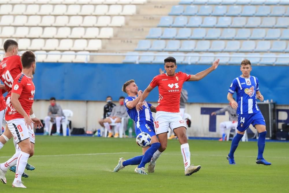 Toril sentencia al Lorca y da el primer triunfo al Real Murcia