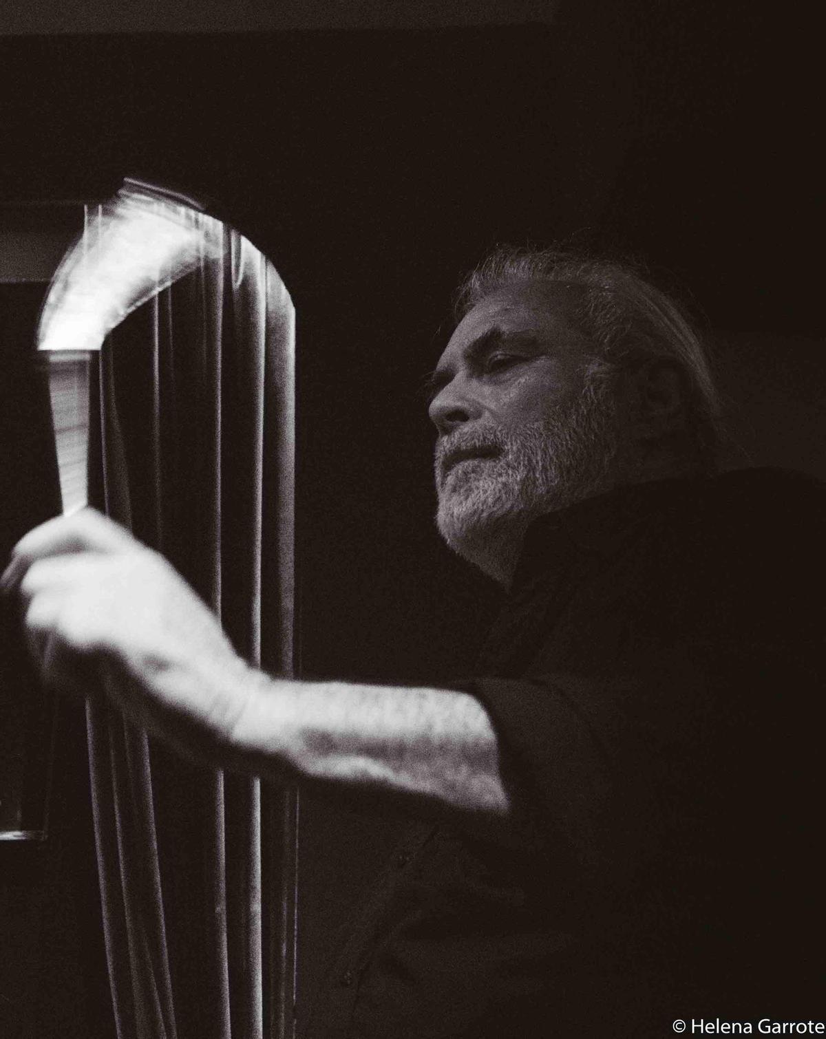 Ovidio López Trío llena de jazz íntimo Entre Bambalinas en Alicante