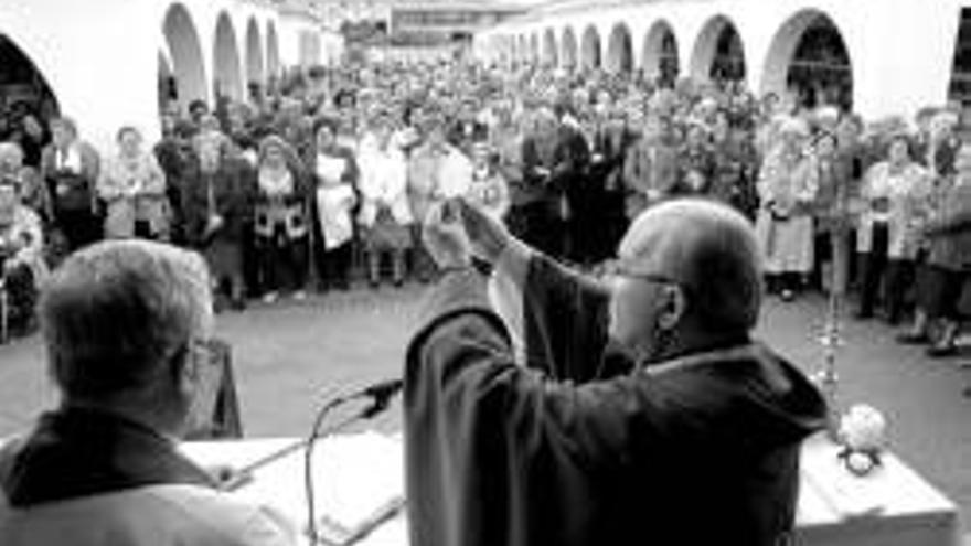 LA MISA DEL DIA 2 SOLO SERA EN SANTA TERESA SI LLUEVE