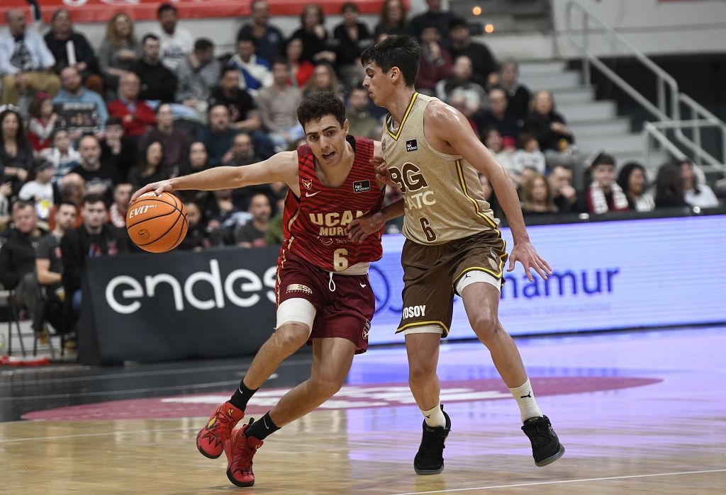 Todas las imágenes del partido del UCAM Murcia contra el Bàsquet Girona