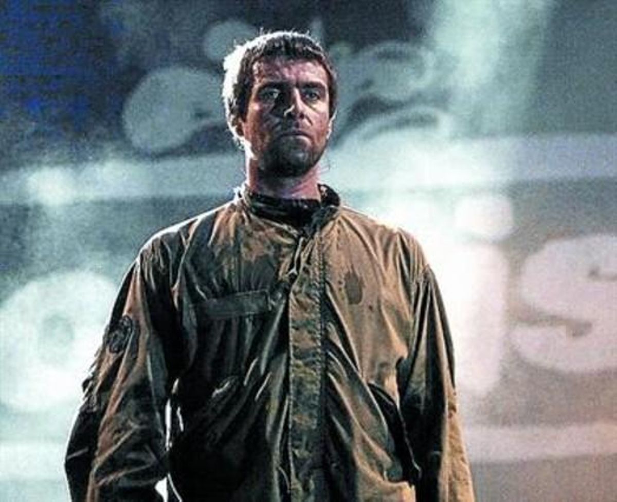 Un arrogant Liam Gallagher, ahir durant el concert d’Oasis. Un arrogant Liam Gallagher, ahir durant el concert d’Oasis.