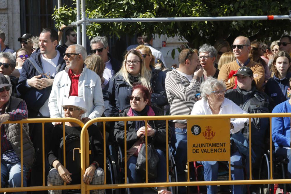 Búscate en el público de la mascletà del 1 de marzo