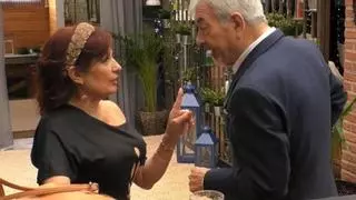 Una soltera de 66 años presume de sus amoríos en 'First Dates': "Todos mis amantes van de los 35 a los 40 años"
