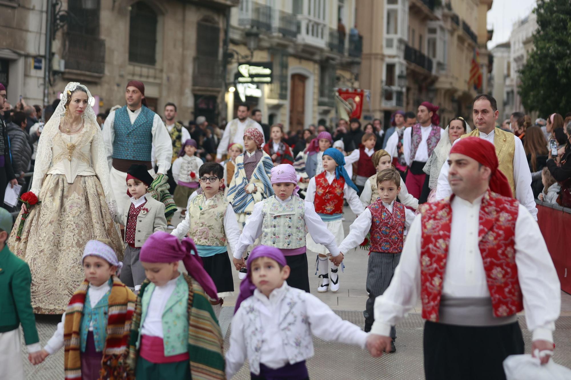 Búscate en el segundo día de ofrenda por la calle Quart (entre las 18:00 a las 19:00 horas)