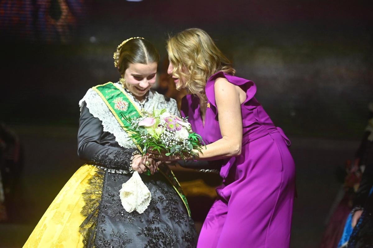 Festa plena al Palau amb la regina Vega.