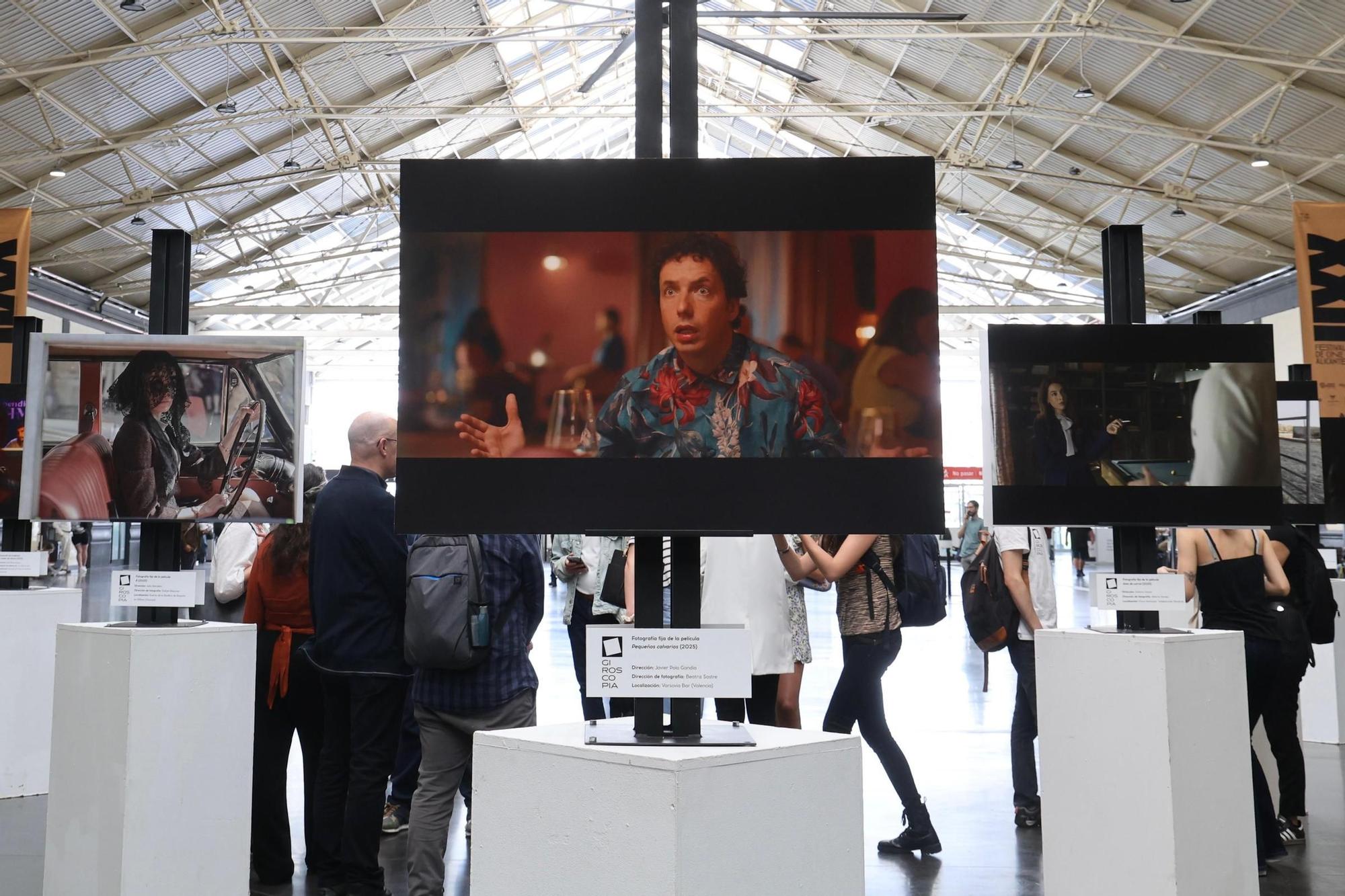 Inauguración de la exposición "Bienvenido a una ciudad de cine" en la estación de Renfe de Alicante