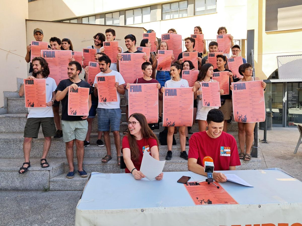 Presentació de la Festa Major Alternativa 2025 a la plaça del Puigmercadal, aquest dimarts a la tarda