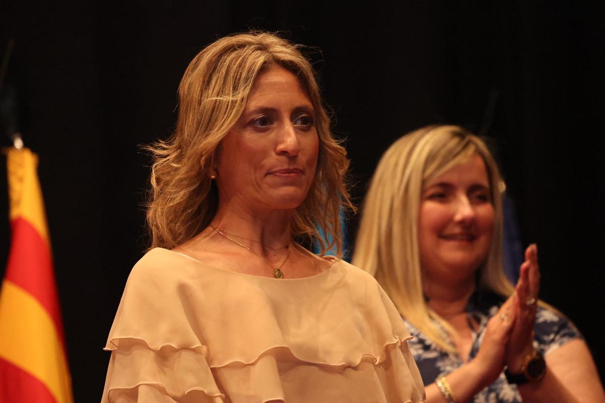 Fotogalería I Vila-real homenajea a las reinas y damas de las fiestas de 1976 y 2001