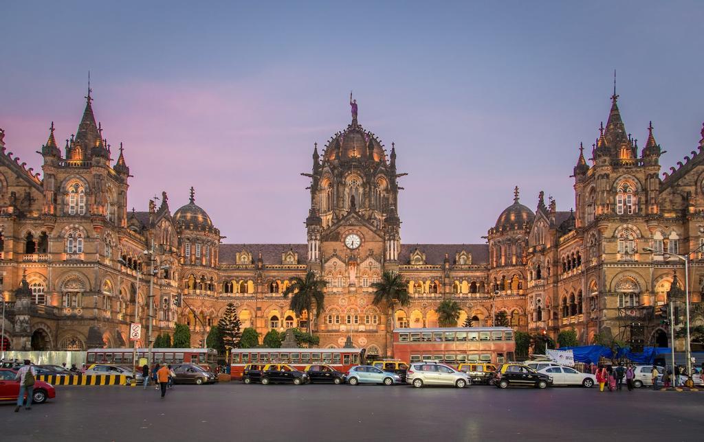Estación de Chhatrapati Shivaji Terminus, Bombay, estaciones tren