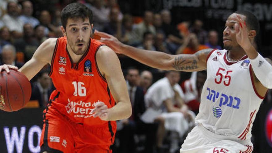 Guillem Vives, en el partido ante el Hapoel