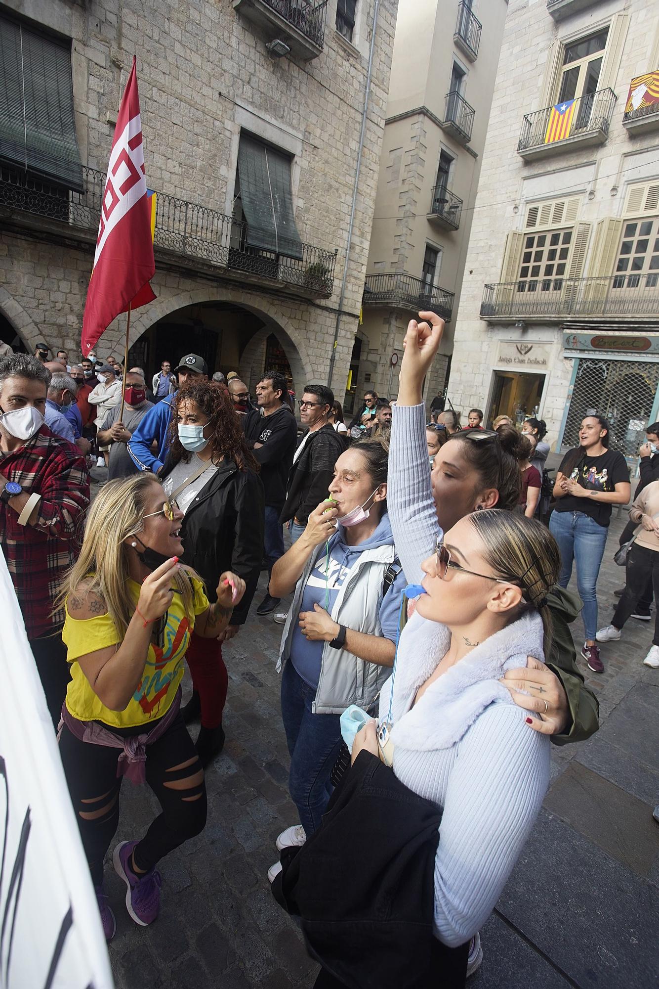Protesta dels treballadors de Girona + Neta en contra de la privatització del servei públic de neteja