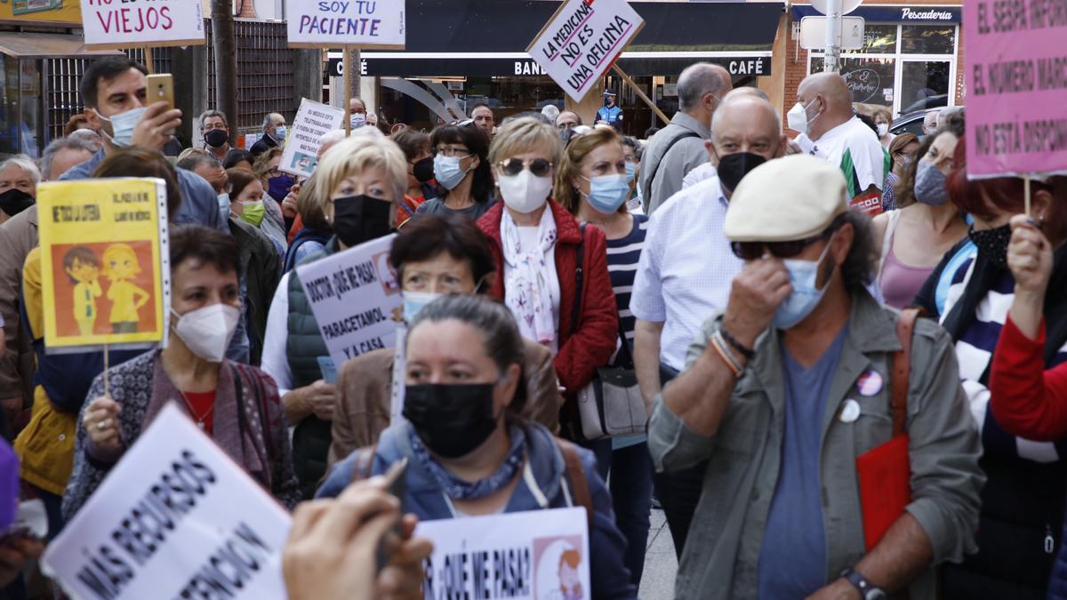 Los vecinos se encierran en Severo Ochoa para exigir el refuerzo de la ...