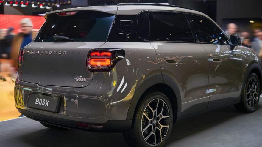 La UE plantea cambiar aranceles por un precio mínimo de los eléctricos chinos