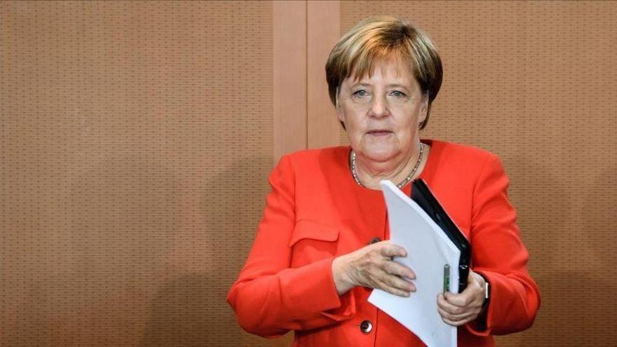 Merkel llama a los alemanes a movilizarse ante el odio atizado por la ultraderecha