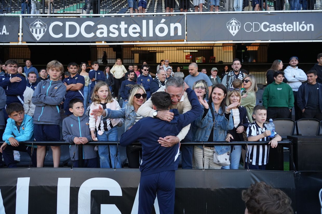 ¡Las mejores imágenes de la celebración del ascenso a Segunda Federación del Castellón B!