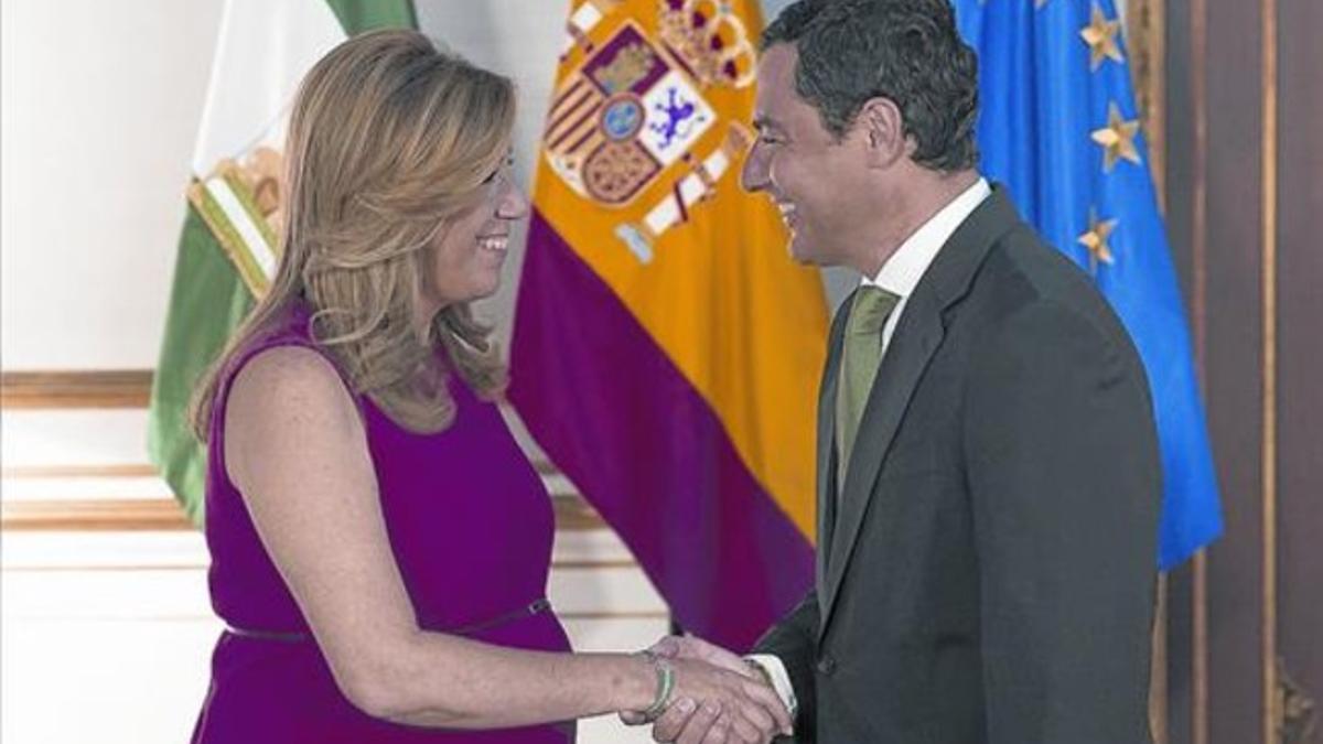 La socialista Susana Díaz se reunió con el popular Juan Manuel Moreno Bonilla, ayer en Sevilla.