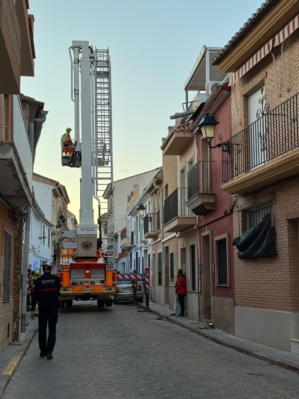 Intervención de los bomberos en una vivienda.