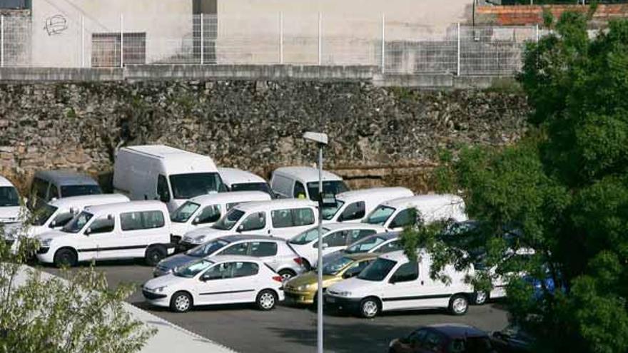 Vehículos de ocasión en una empresa de Ourense.