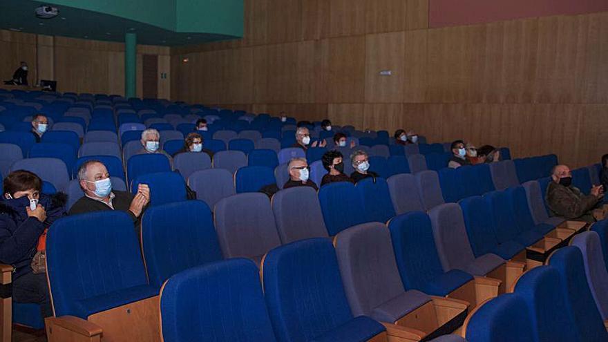 Público presente no Teatro Principal. 