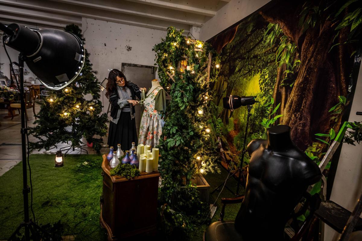 Barcelona 24/02/2026 OnBarcelona Barceloneando. El mundo de fantasía escondido en una nave de l'Hospitalet, es el taller de ciencia ficción de El costurero real. AUTOR: JORDI OTIX