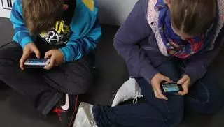 Orientadores de Infantil y Primaria urgen a las familias eliminar el uso de móvil o tablet