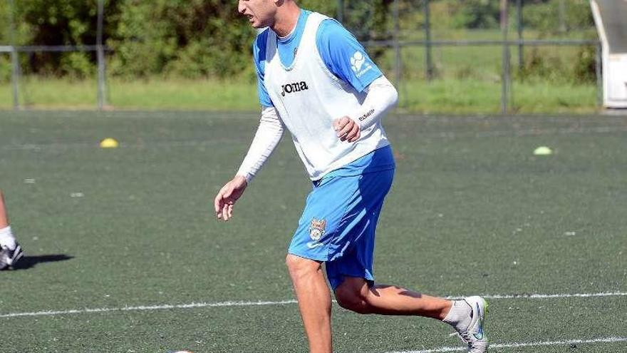 Álvaro Muñiz durante un entrenamiento. // R.V.