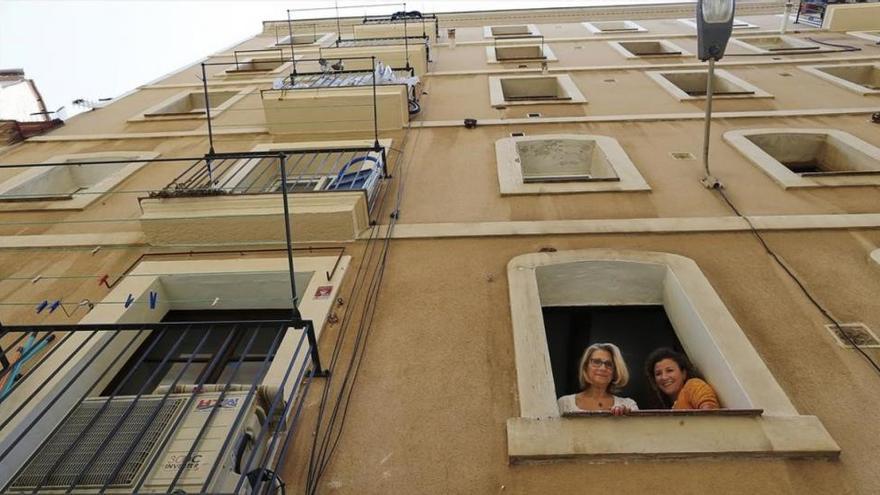 Más de 300 propietarios han denunciado el realquiler turístico de sus pisos en Barcelona