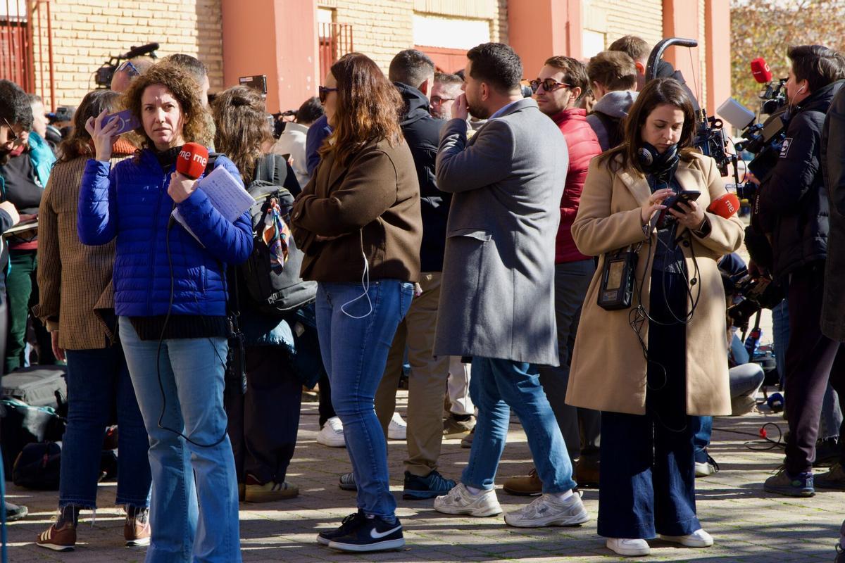 Córdoba. Paula Ruiz. Accidente ferroviario Adamuz. Cobertura mediática nacional e internacional de la tragedia ferroviaria a las puertas del Centro Cívico Poniente Sur