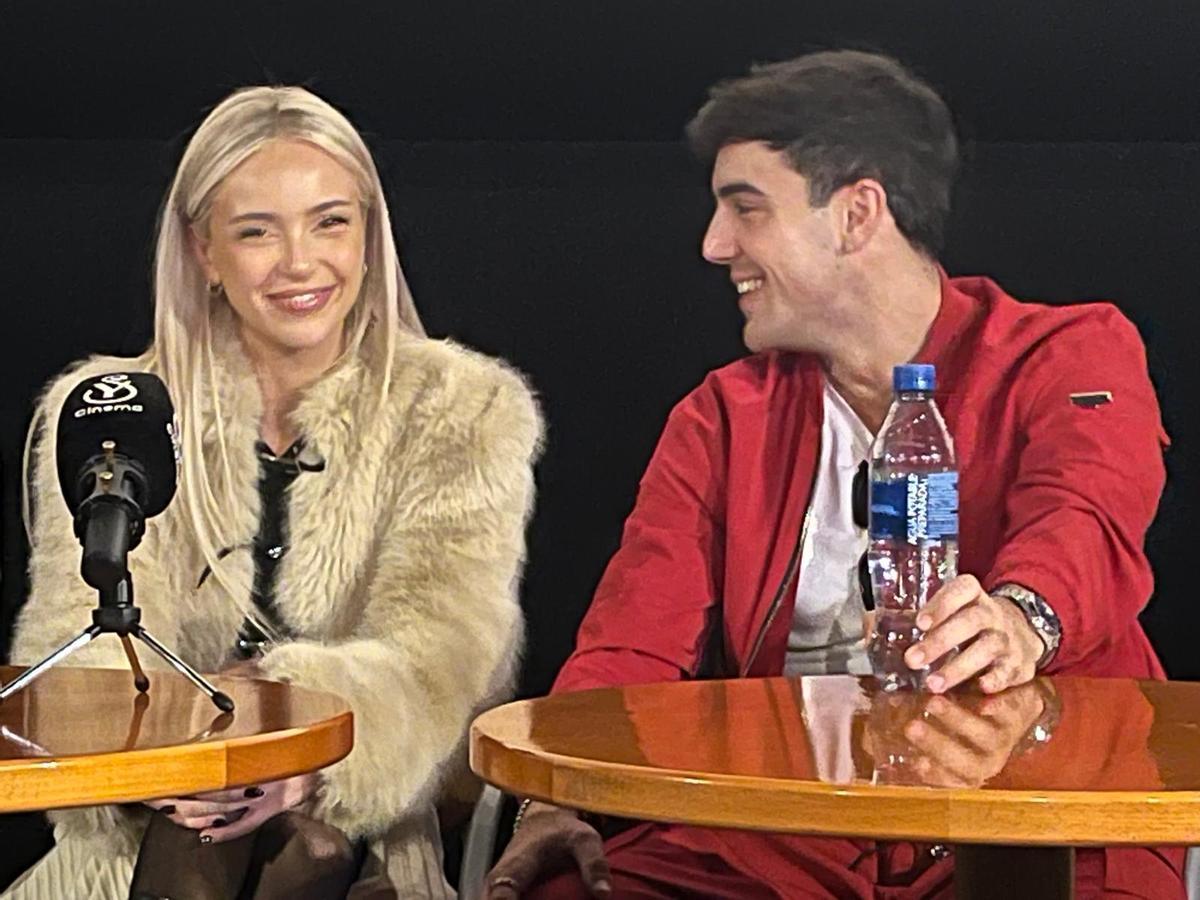 Ana Mena y Óscar Casas en el estreno de la película 'Ídolos' en el Centro Comercial MN4