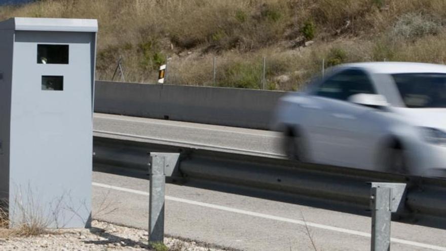 Circula a 107 km/h con una moto por el centro de Los Llanos de Aridane