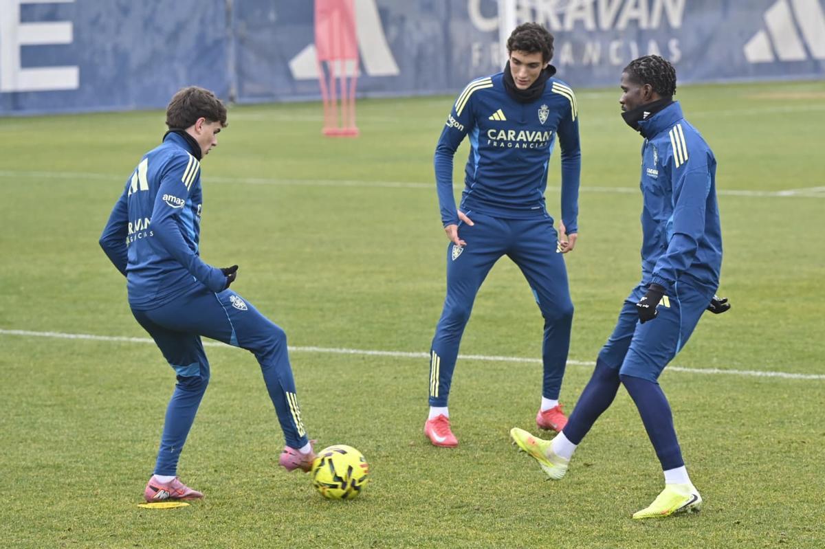 EN IMÁGENES | El Real Zaragoza vuelve a los entrenamientos tras el parón por Navidad EN IMÁGENES | El Real Zaragoza vuelve a los entrenamientos tras el parón por Navidad