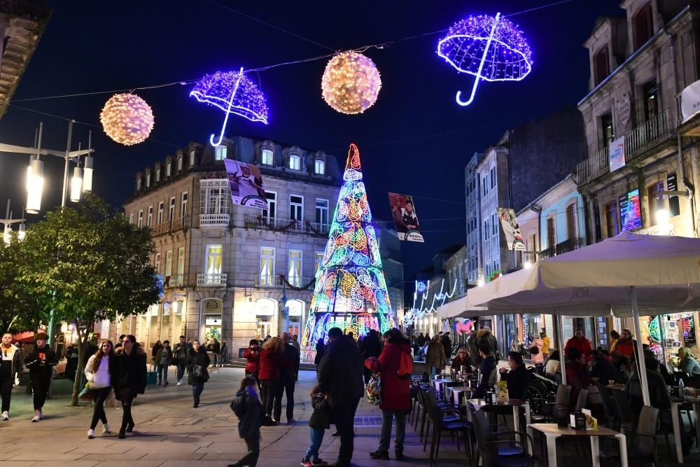 Navidad en Pontevedra 2019 | El arcoíris que aparece cada noche en la Boa Vila