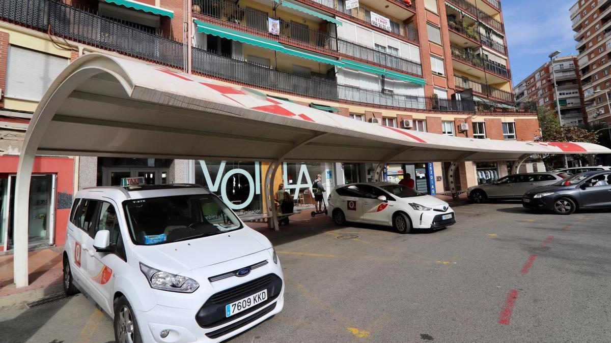 El sector del taxi centralizará todas sus dependencias y servicios en la futura Ciudad del Taxi de Cabezo de Torres. | JUAN CARLOS CAVAL