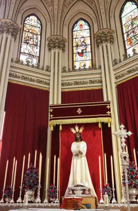 La imagen es trasladada a su templo tras tres días de exposición pública en el Palacio Episcopal, después de regresar de Sevilla, donde ha sido restaurada