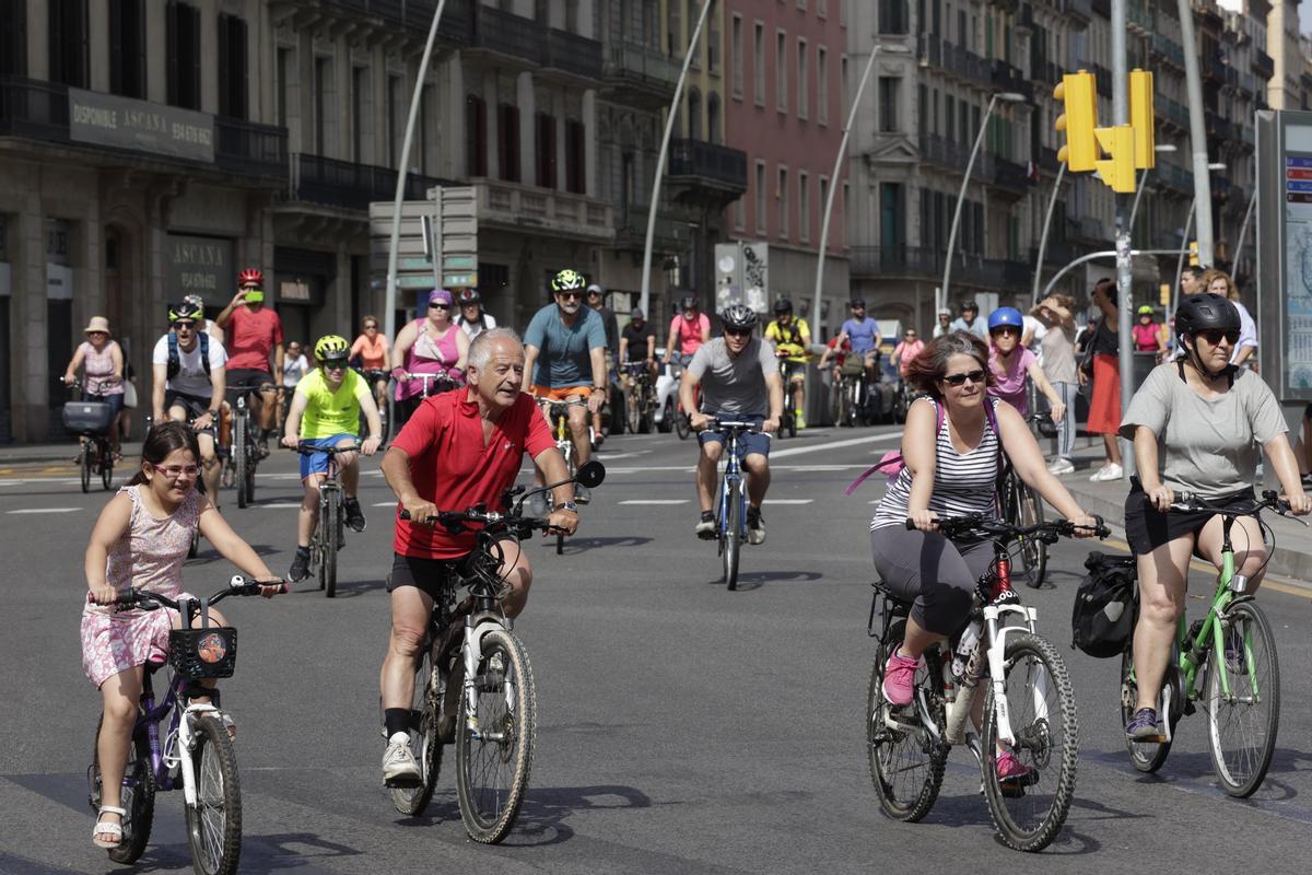 La fiesta de la bicicleta regresa a las calles de Barcelona con la Bicicletada.