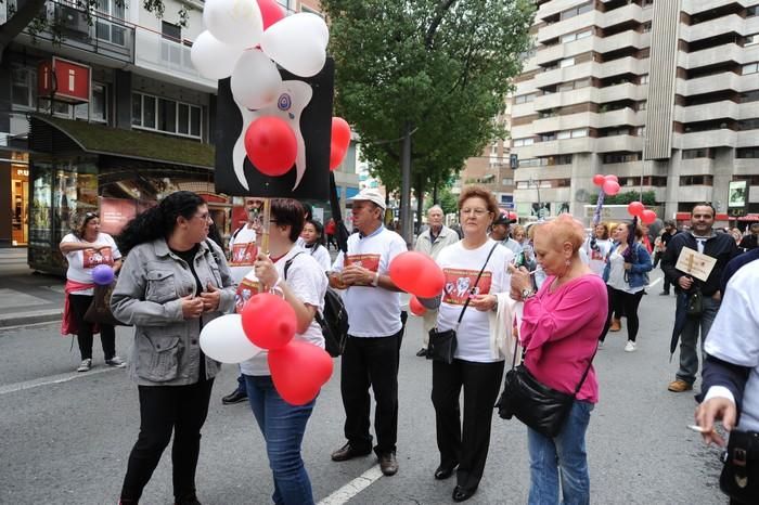 Manifestación de afectados por el cierre de iDenta