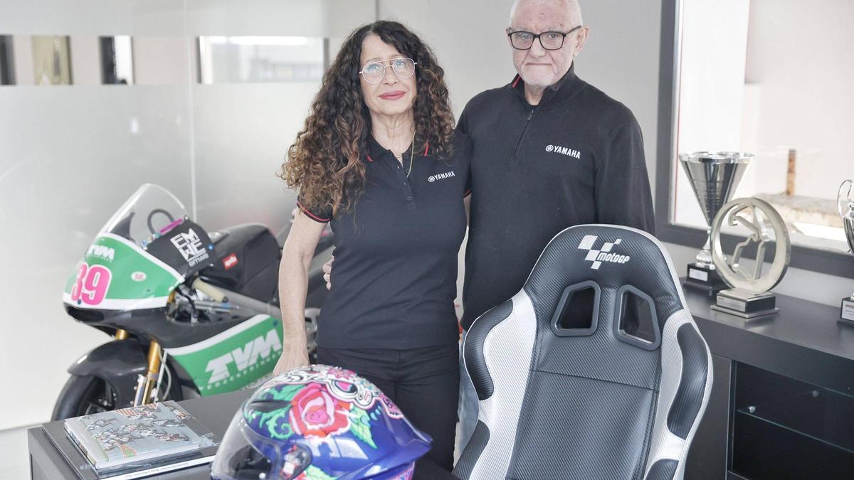 Lluís y Maria, padres del piloto Luis Salom: "Nuestro hijo hubiera montado un concesionario así"