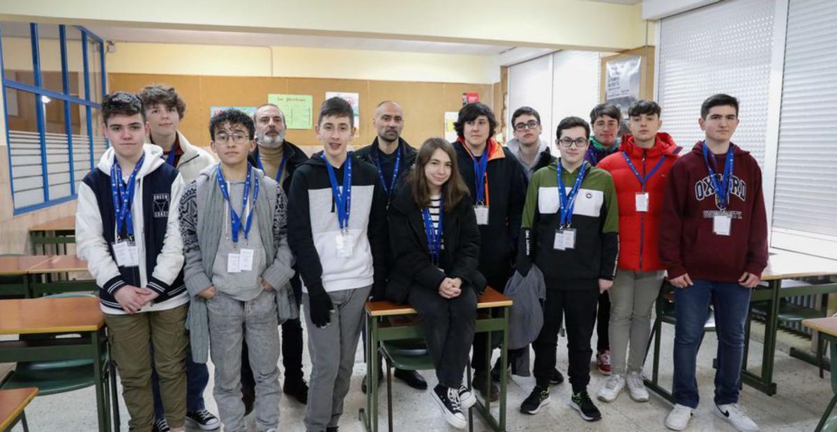 Participantes, ayer, en la prueba de la Escuela de Ingeniería Informática de Oviedo. | Luisma Murias