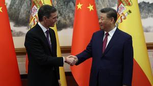 El presidente del Gobierno, Pedro Sánchez, con el presidente de China, Xi Jinping.