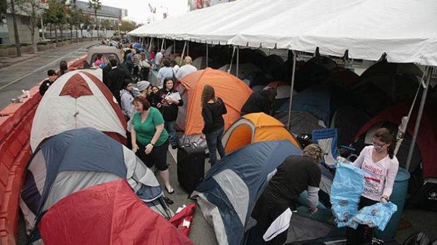 Acampados por &#039;Crepúsculo&#039; para el estreno el lunes en Los Ángeles