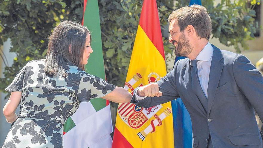 Inés Arrimadas y Pablo Casado, en una imagen de archivo.