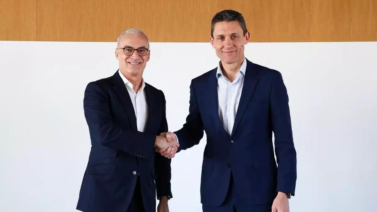 José Luis Benítez, director general de FEV (izquierda); y José Luis Serrano, director de Pymes de BBVA España