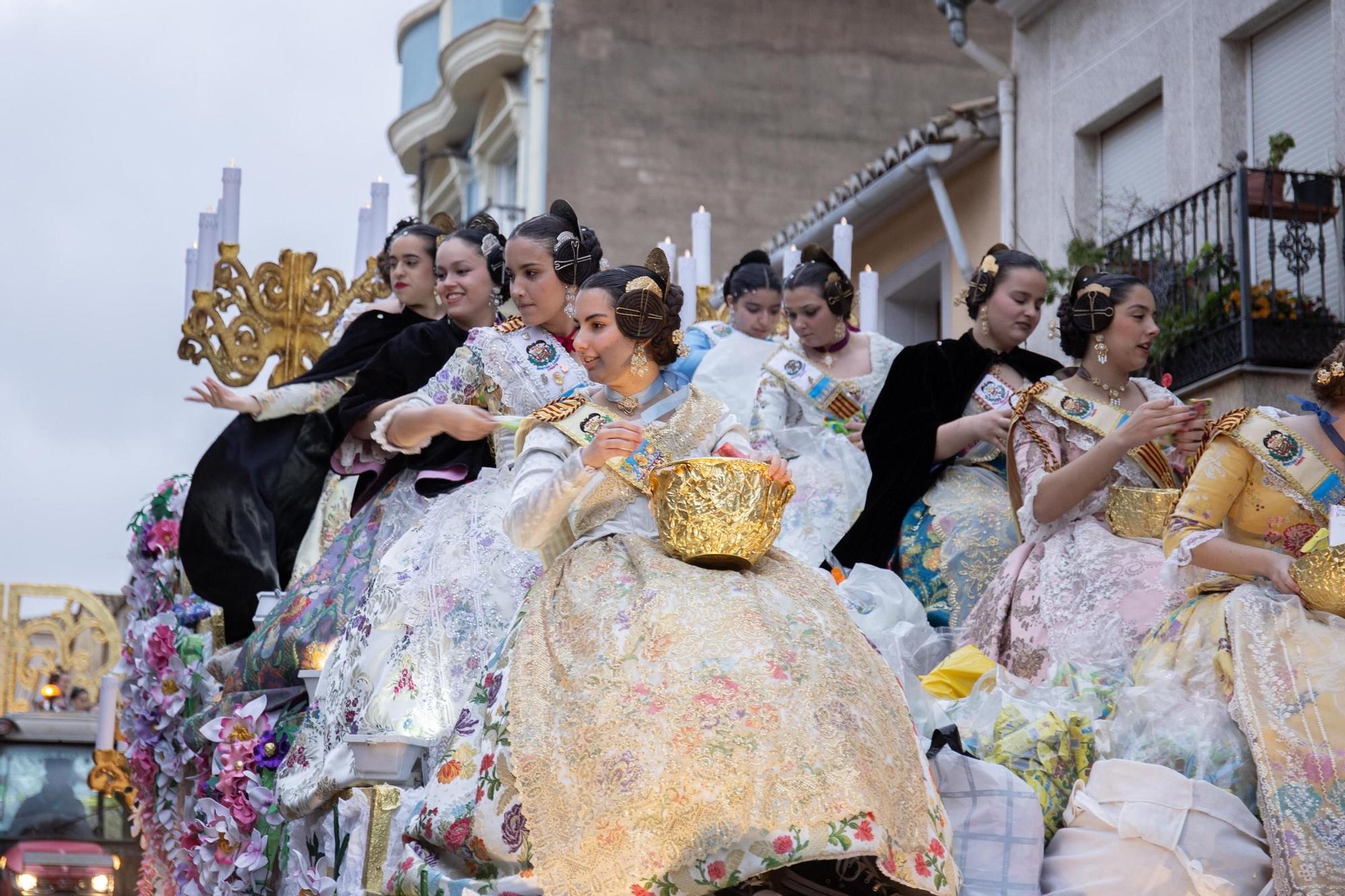 La cabalgata de San José de Cheste homenajea a las personas damnificadas por la DANA