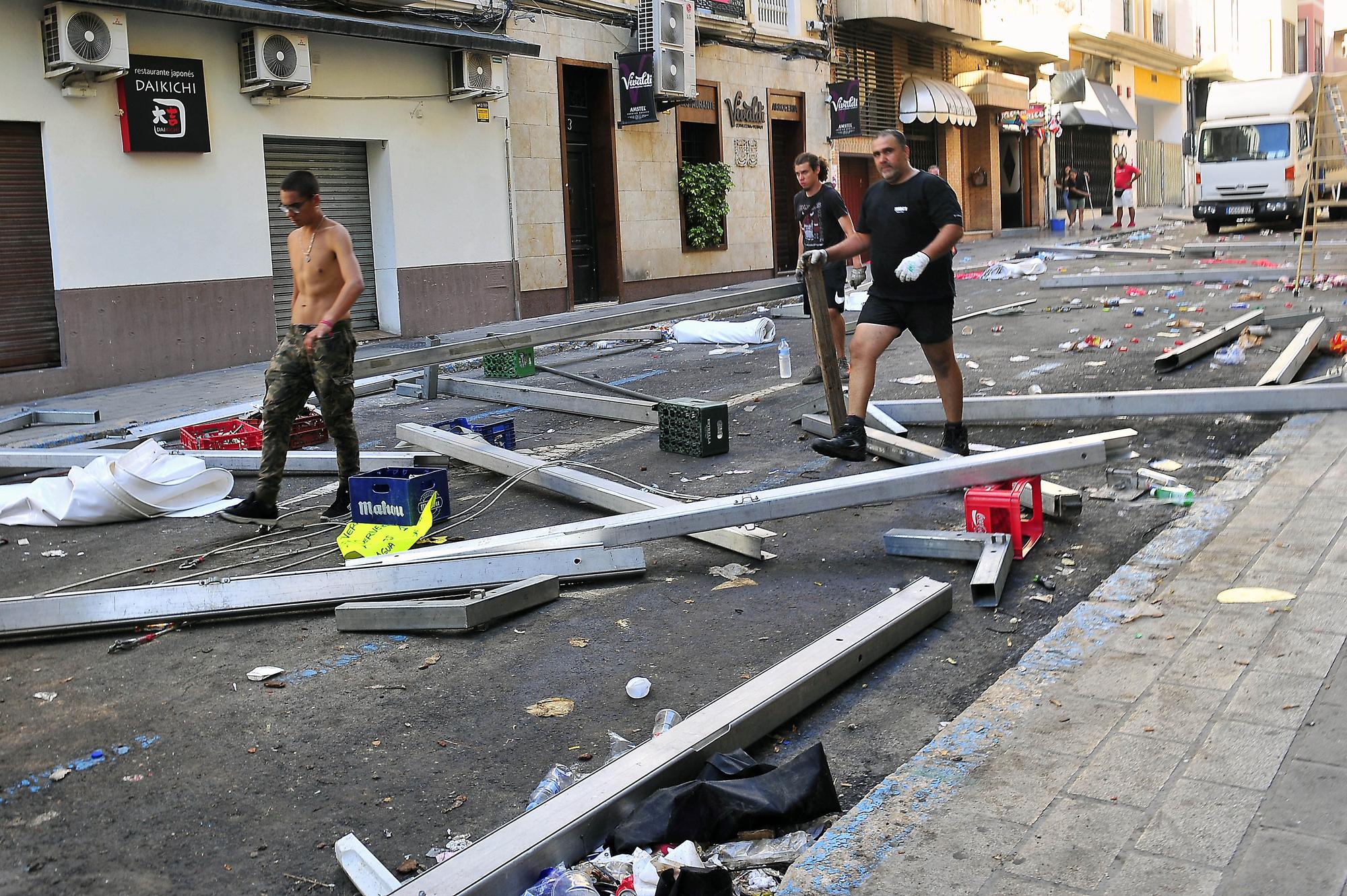 Hogueras, el día después, recogida de racós y barracas