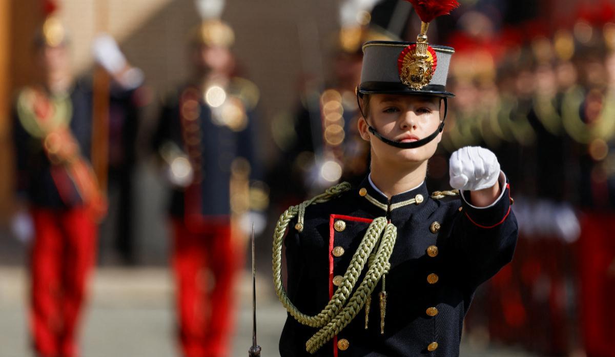 La princesa Leonor jura bandera en Zaragoza
