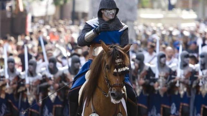 La presentación de los cargos y el Pregó abren las fiestas de Ontinyent