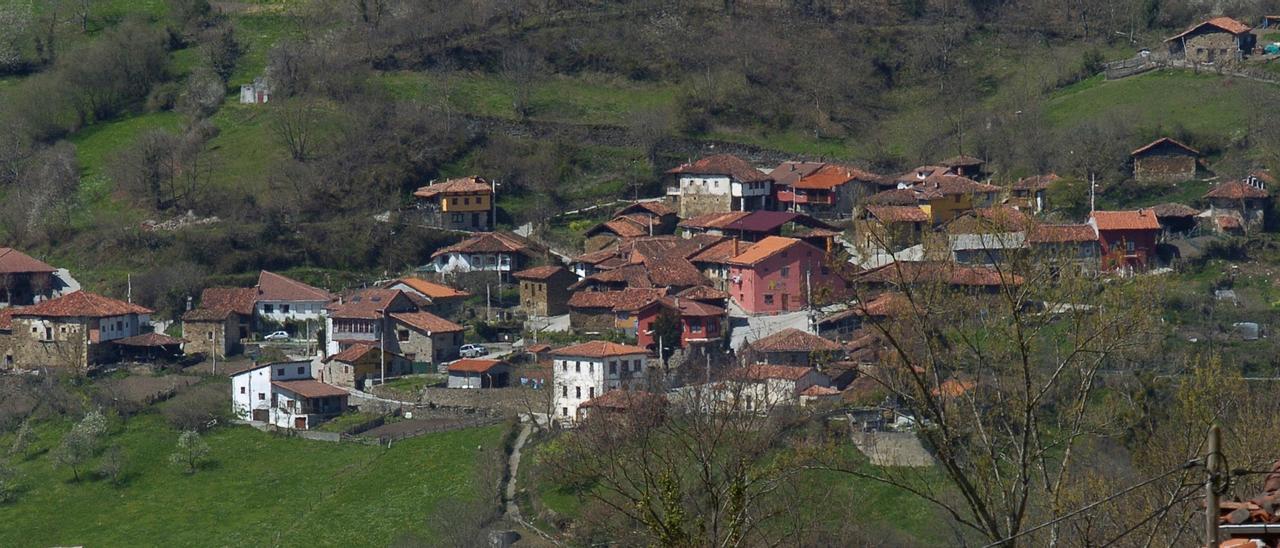 Vista de San Juan de Beleño (Ponga)