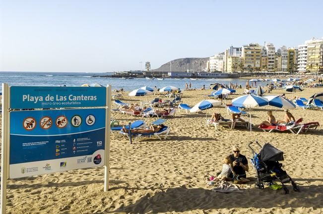 METEOROLOGIA. TIEMPO CALUROSO EN LA PLAYA DE LAS ...