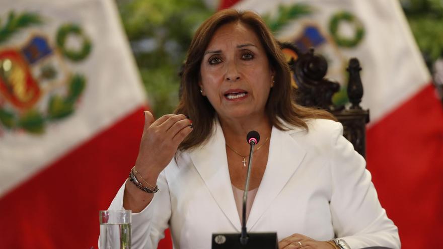 Denuncian a la presidenta de Perú por un escandaloso plagio