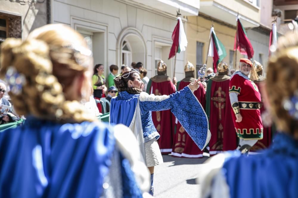 La comparsa Labradores presenta un boato muy participativo y primaveral, y con la interpretación del pasodoble Sueños Festeros logró emocionar al numeroso público